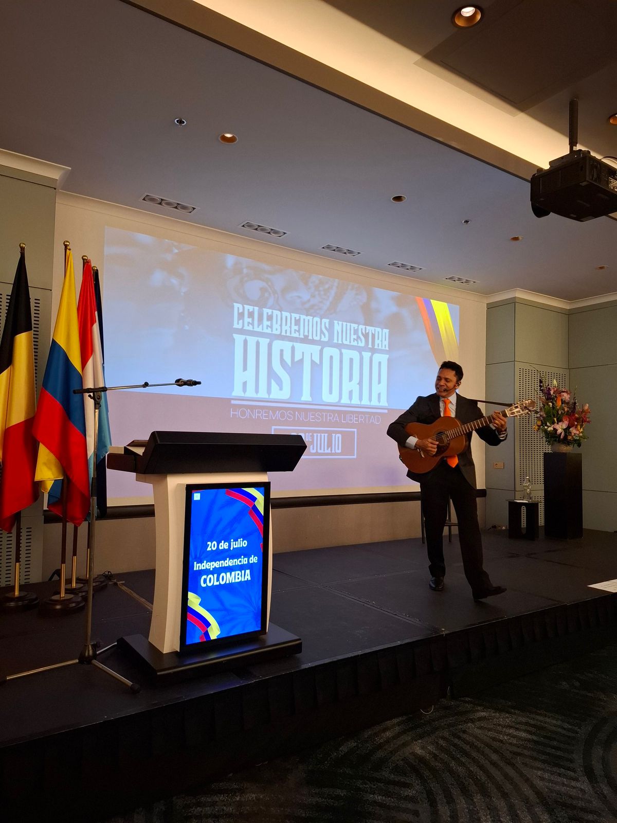 Colombia celebra sus 215 años de independencia en Bruselas con vallenato clásico