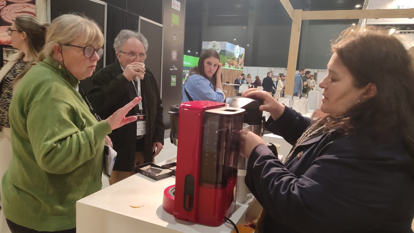 Colombia impulsa café y cacao para la paz en feria internacional en Bélgica
