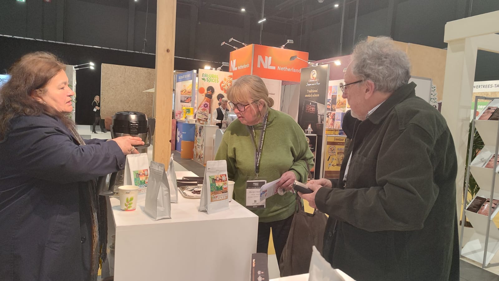 Colombia impulsa café y cacao para la paz en feria internacional en Bélgica