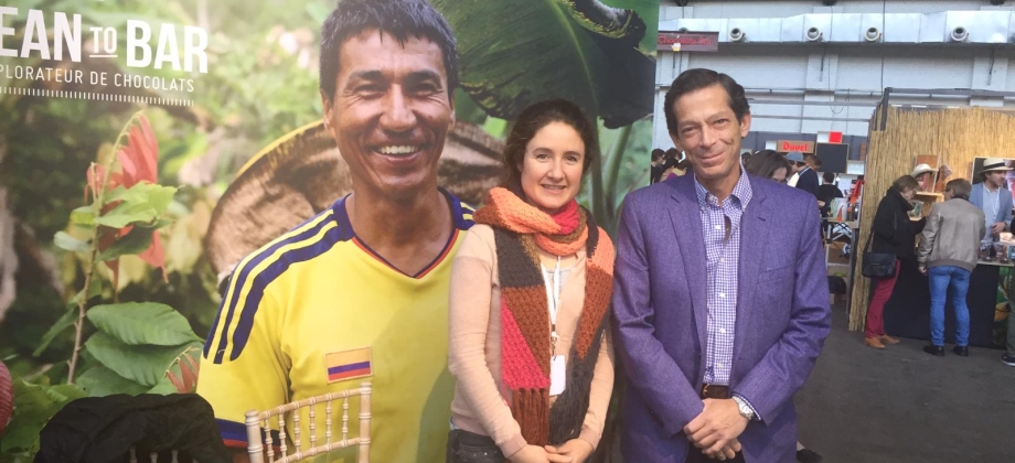 Embajador de Colombia en Bélgica, Felipe García Echeverri, visitó el salón del Chocolate de Bruselas